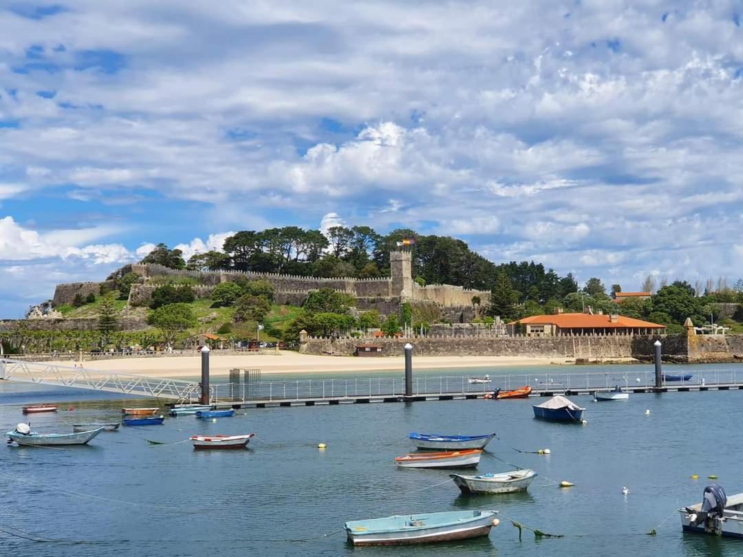 Vivienda en el casco histórico de Baiona Vila Exterior foto